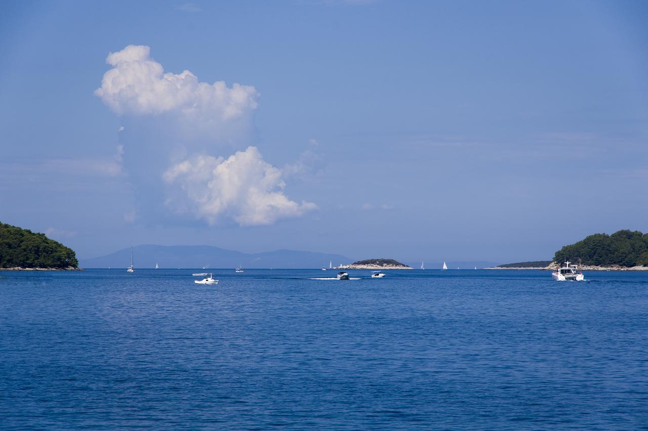 Apartments Vela Luka Bagian luar foto